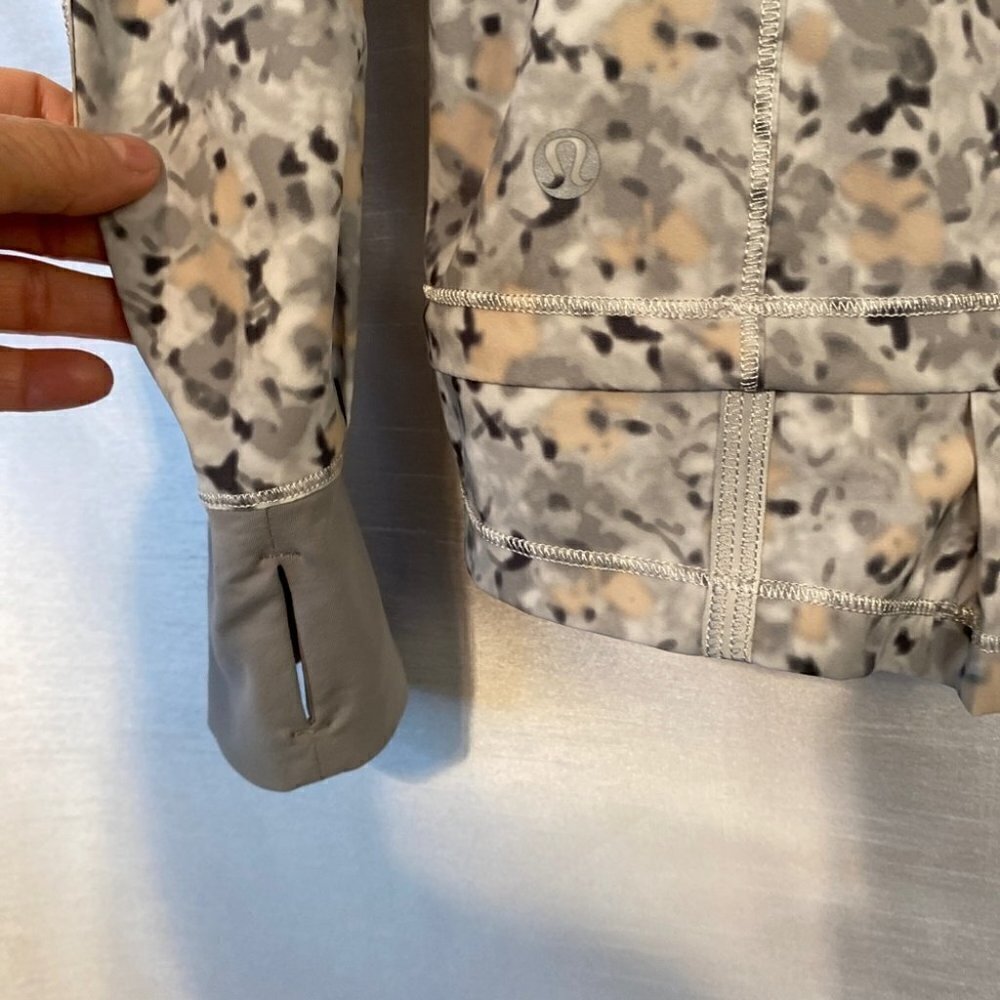 Lululemon Gather Me Slightly Ladies 6 Grey Floral - Picture 14 of 16